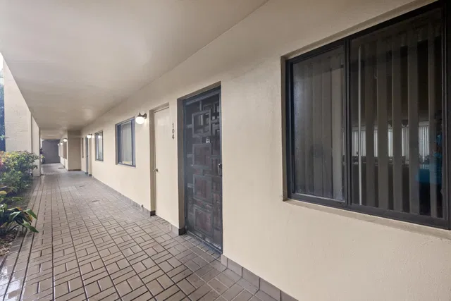 Unit 104 photo 27