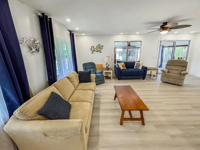 Residence photo 17