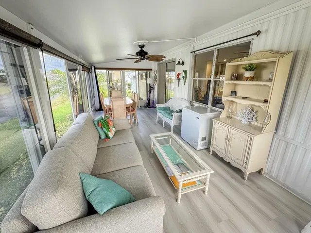 Residence photo 25