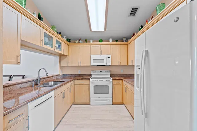 Residence photo 6