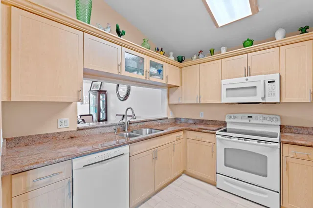 Residence photo 10