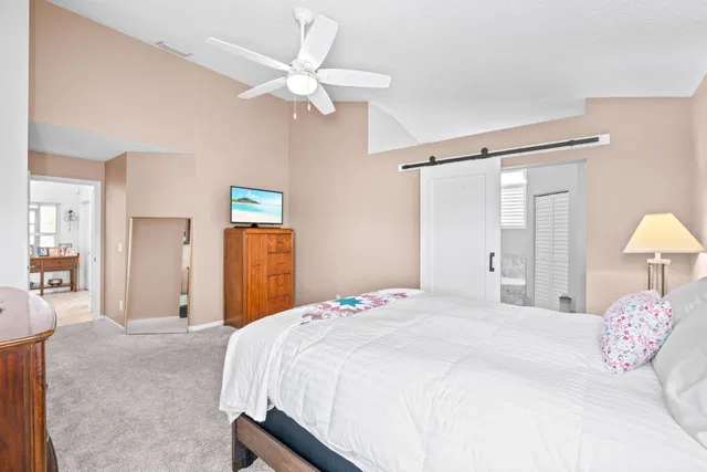 Residence photo 17