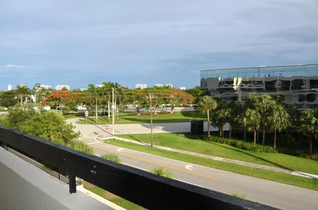 Boca Raton Unit 402 photo 3