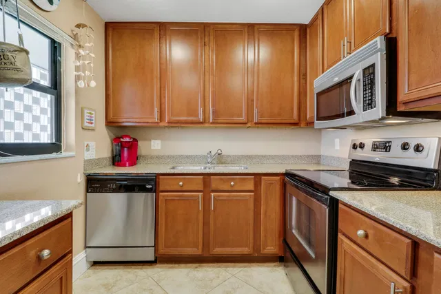 Golfview North Palm Beach I Unit 1016 photo 23