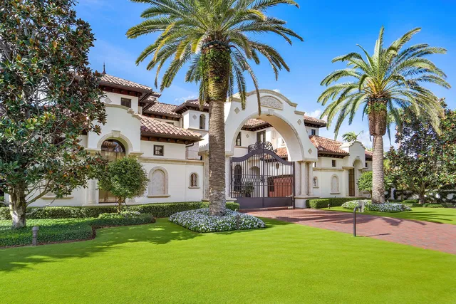 Royal Palm Yacht and Country Club Residence photo 4