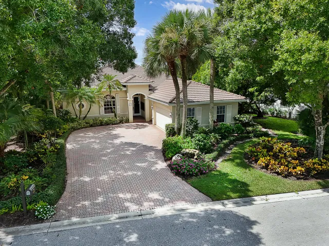 Admirals Cove Residence photo 2