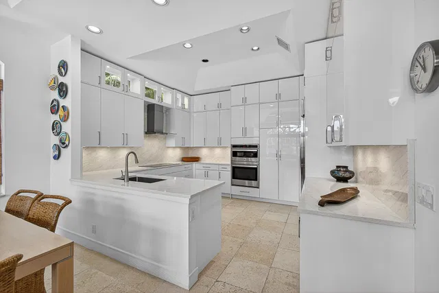 Admirals Cove Residence photo 13