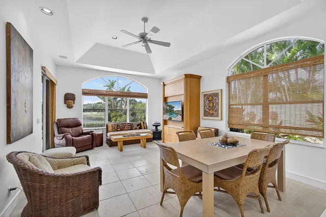 Admirals Cove Residence photo 17
