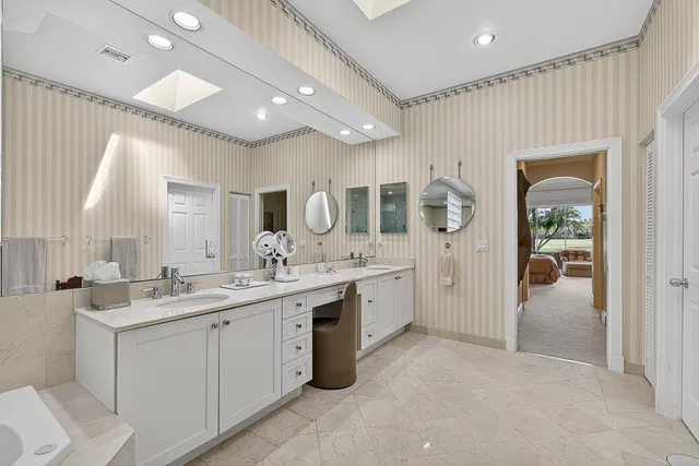 Admirals Cove Residence photo 21