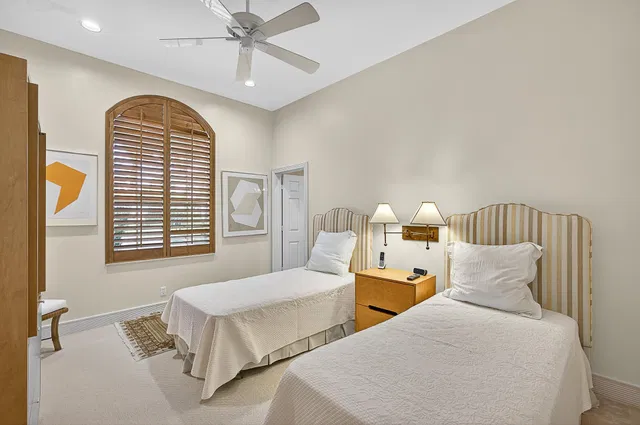 Admirals Cove Residence photo 26