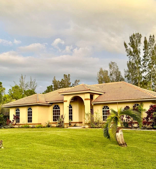 Residence photo 2