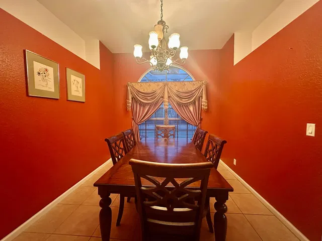 Residence photo 12