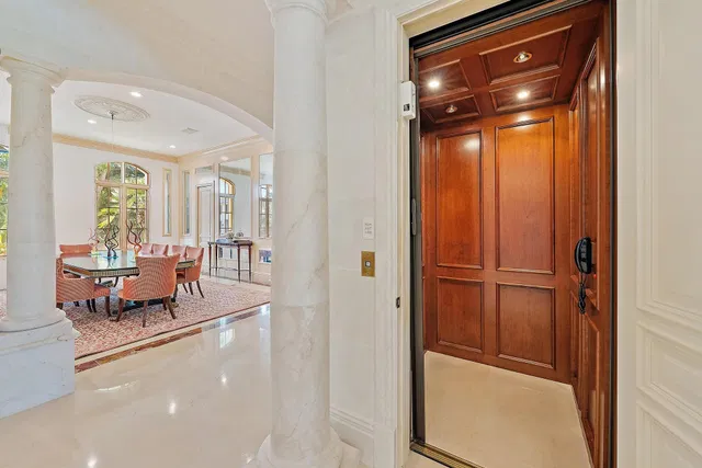 Frenchman's Creek Residence photo 18