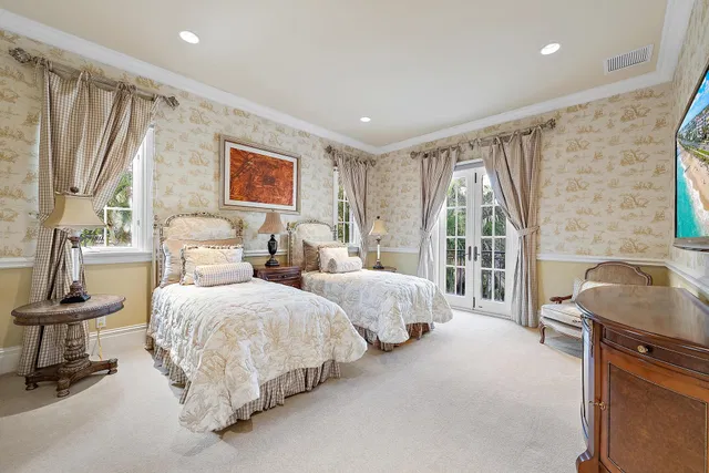 Frenchman's Creek Residence photo 36