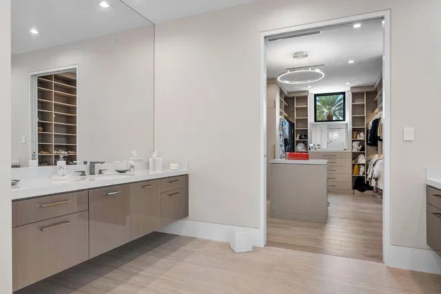 Residence photo 63