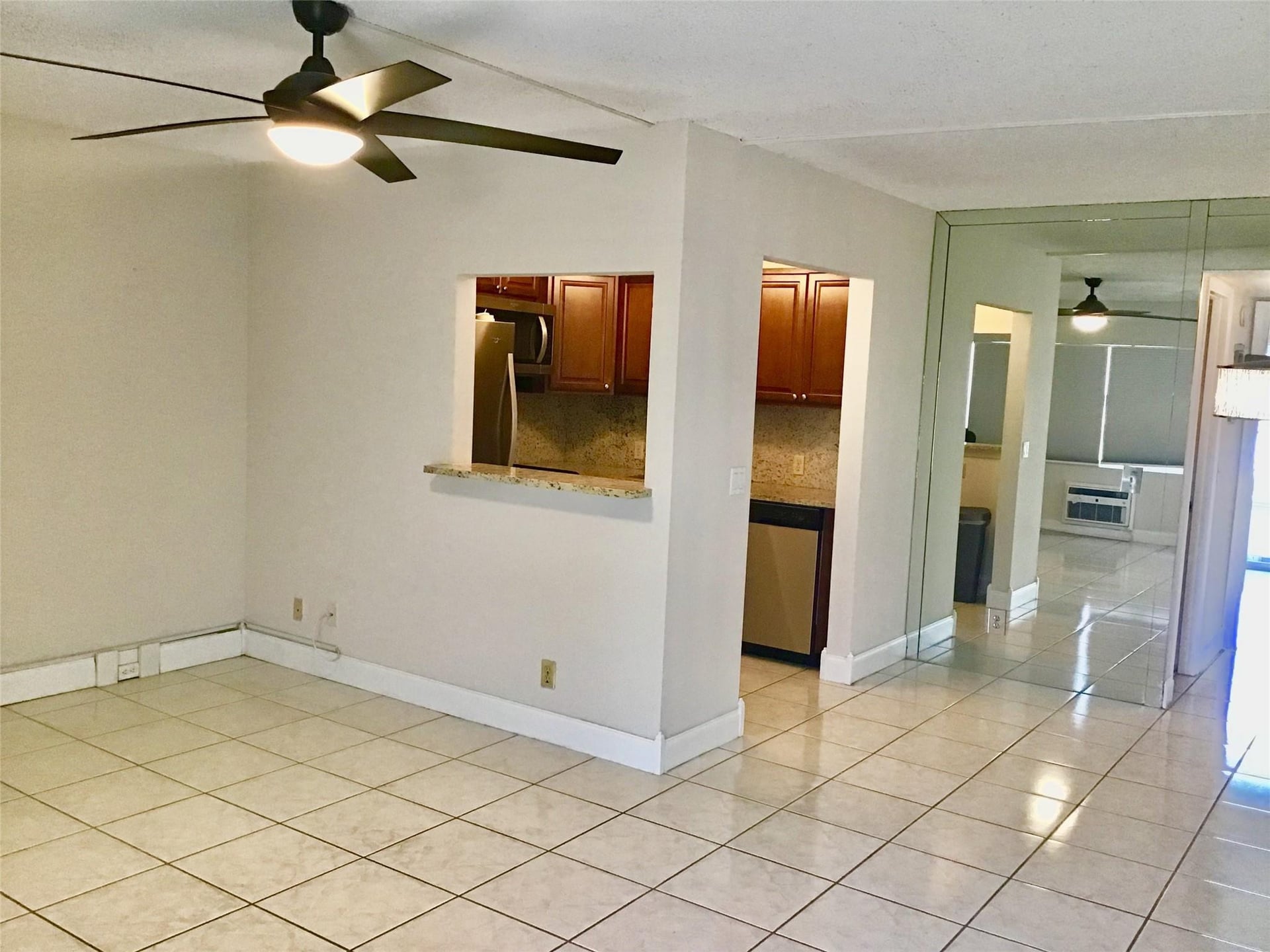 Unit 135 photo 3