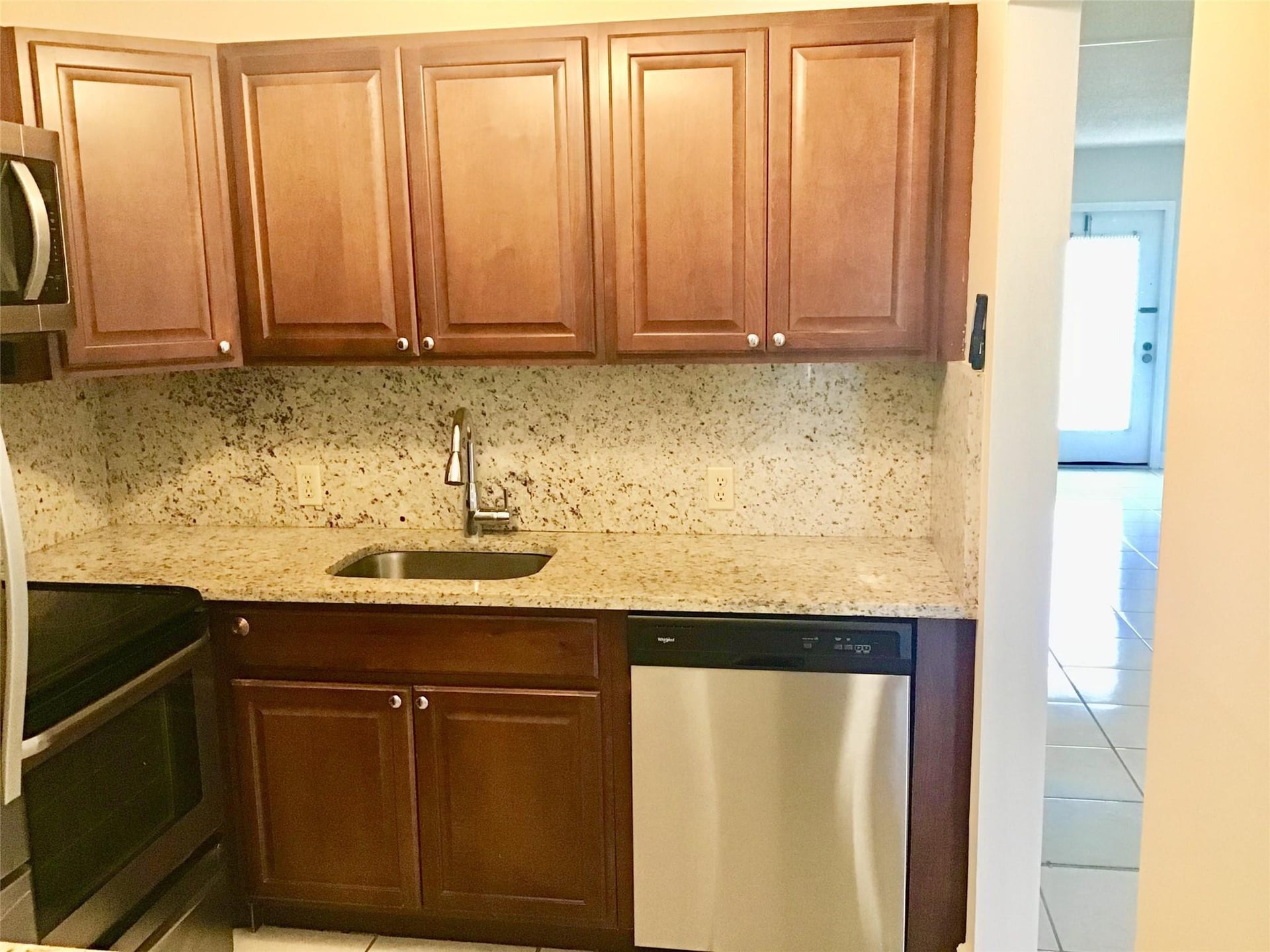 Unit 135 photo 5