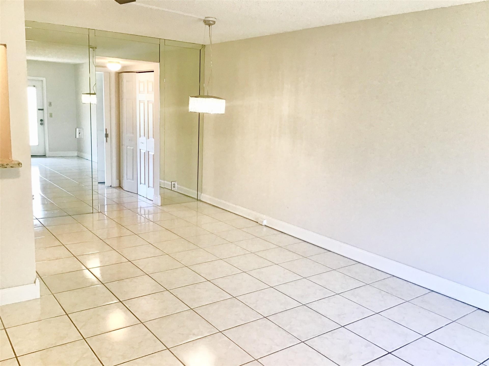 Unit 135 photo 8