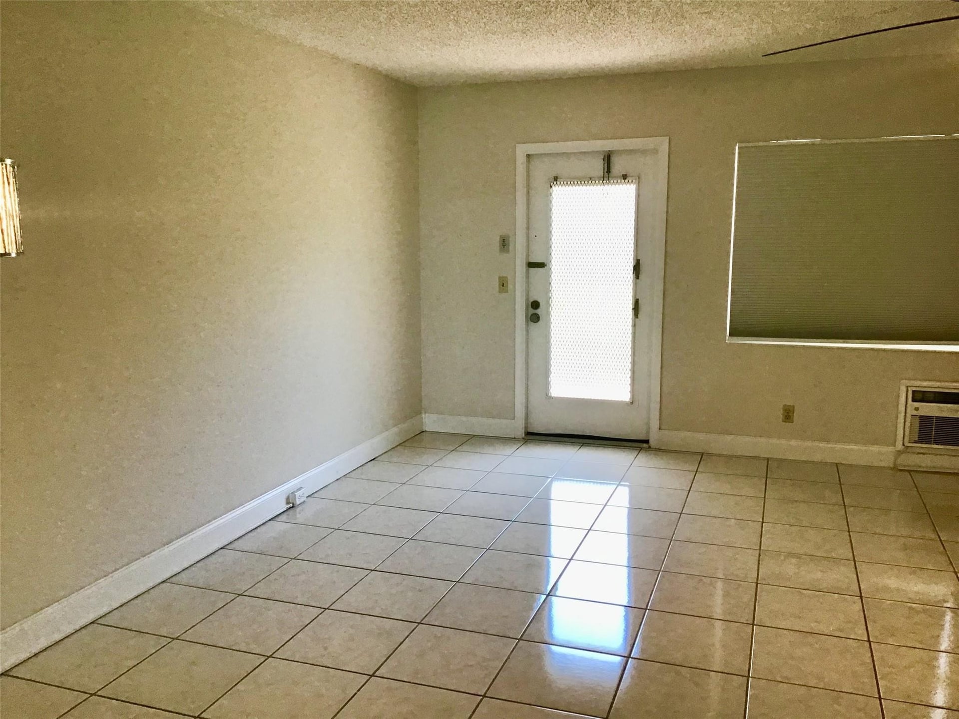 Unit 135 photo 9