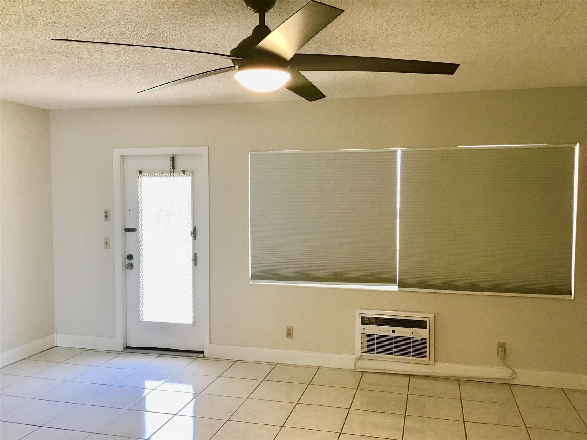 Unit 135 photo 10