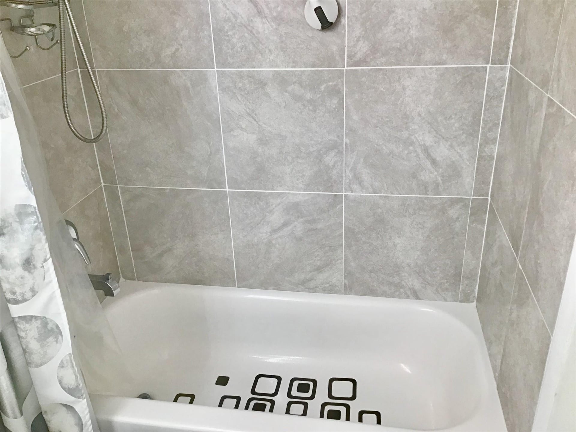 Unit 135 photo 17