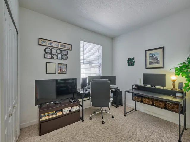  Residence photo 15