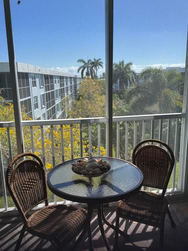 Unit I 405 photo 6