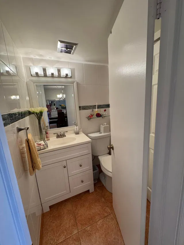 Unit I 405 photo 15