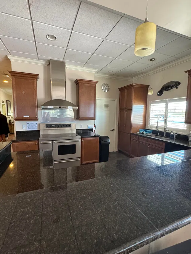 Unit I 405 photo 22
