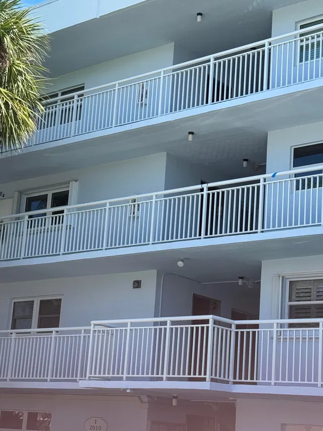 Unit I 405 photo 24
