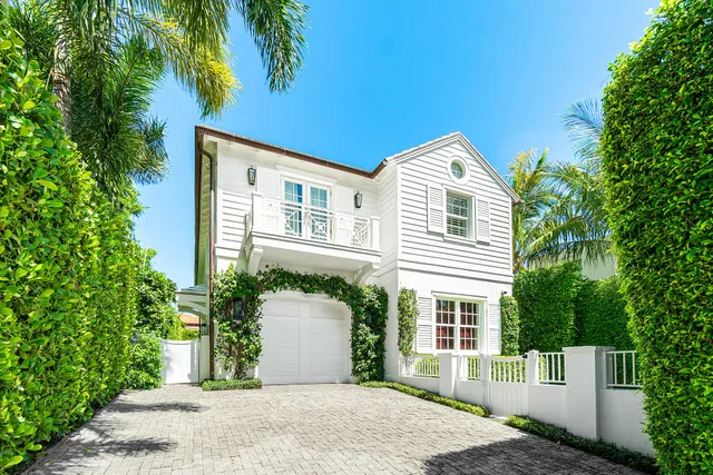 449 Australian Avenue