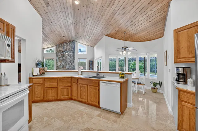 Colonnade Boca Raton Residence photo 13