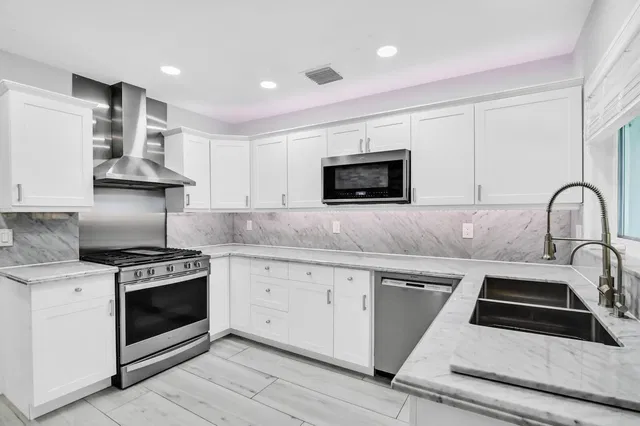 Old Northwood Residence photo 6