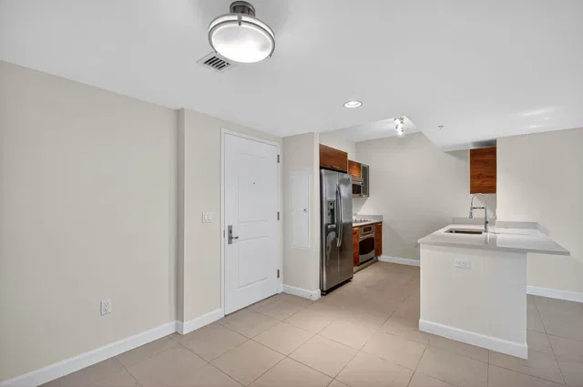 City Palms Unit 338 photo 4