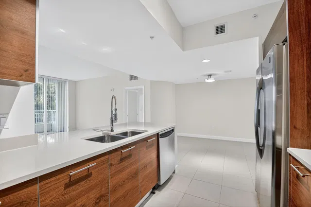 City Palms Unit 338 photo 8