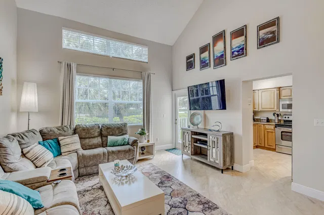  Residence photo 19