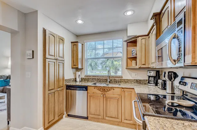  Residence photo 28
