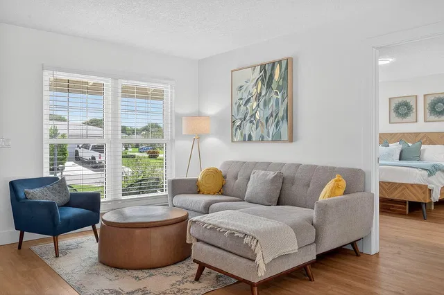 Residence photo 4