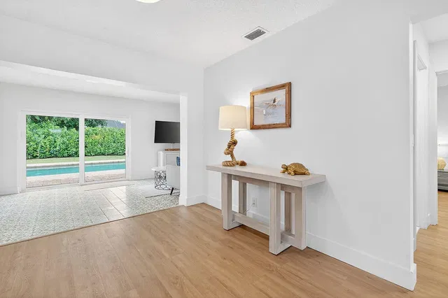 Residence photo 5