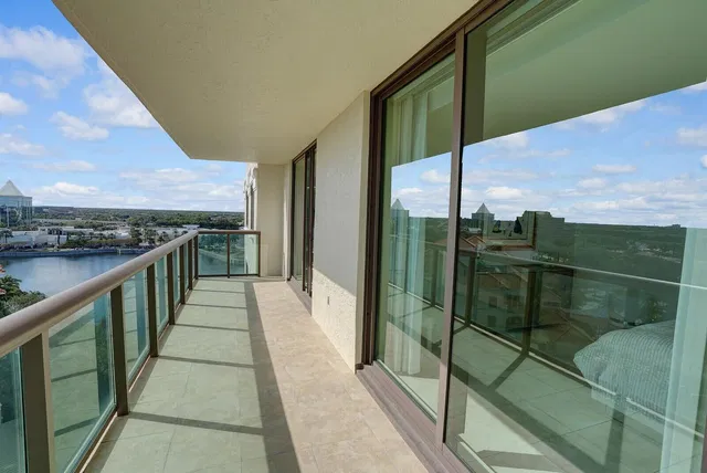 The Landmark Palm Beach Gardens Unit 1002a photo 4