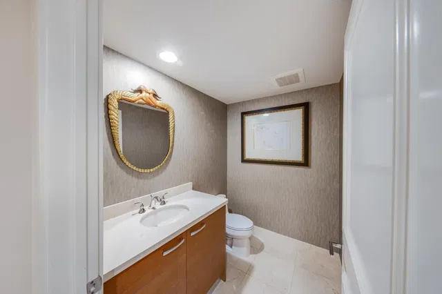 The Landmark Palm Beach Gardens Unit 1002a photo 24
