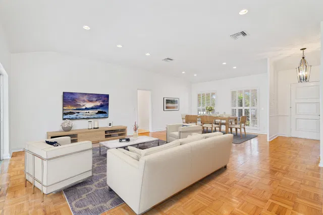 SoSo West Palm Beach Residence photo 4