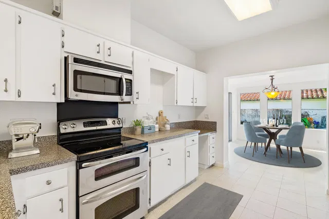 SoSo West Palm Beach Residence photo 6