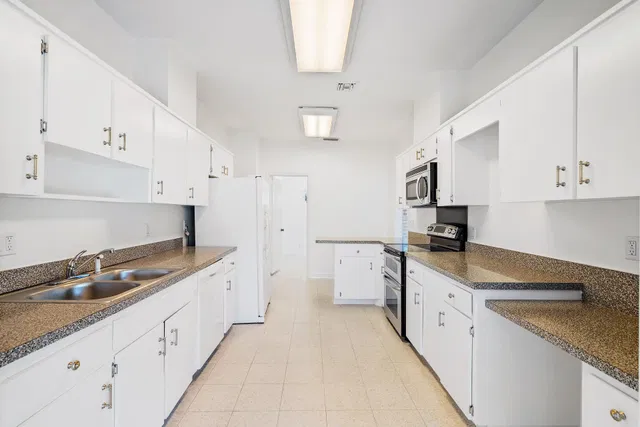 SoSo West Palm Beach Residence photo 7