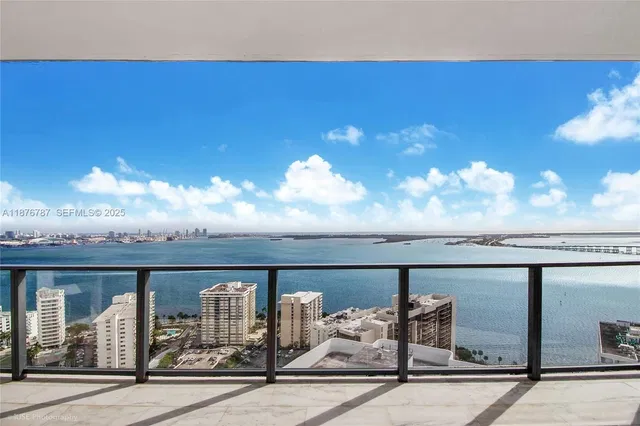 Echo Brickell 3102