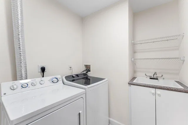 One City Plaza Unit 1404 photo 4