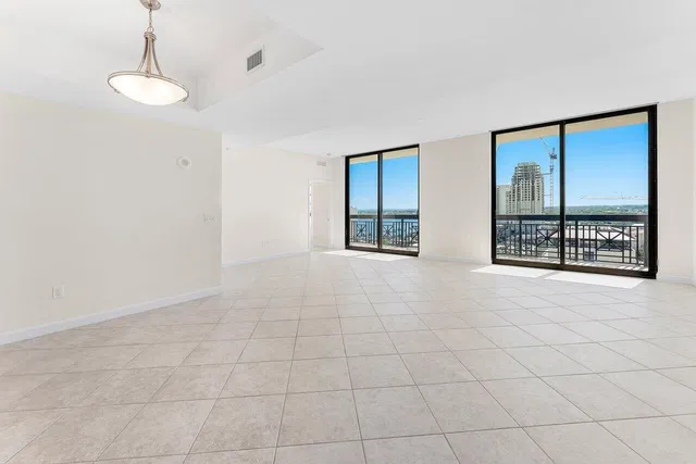 One City Plaza Unit 1404 photo 9