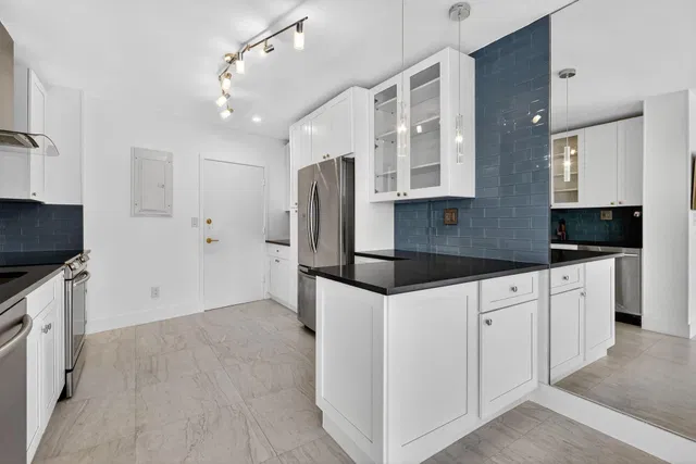 Palm Beach Towers, Palm Beach Unit 507A photo 6