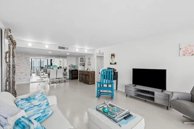 Palm Beach House Unit 2004 photo 3