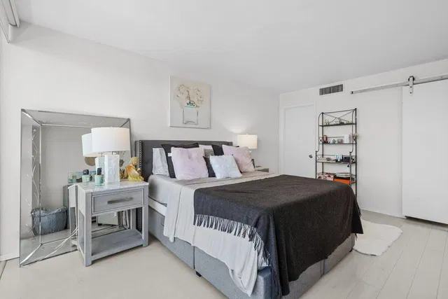 Palm Beach House Unit 2004 photo 16